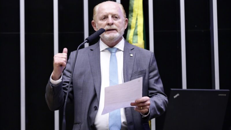 Deputado Vermelho destina recursos para recapeamento da Avenida Mário Filho em Foz do Iguaçu