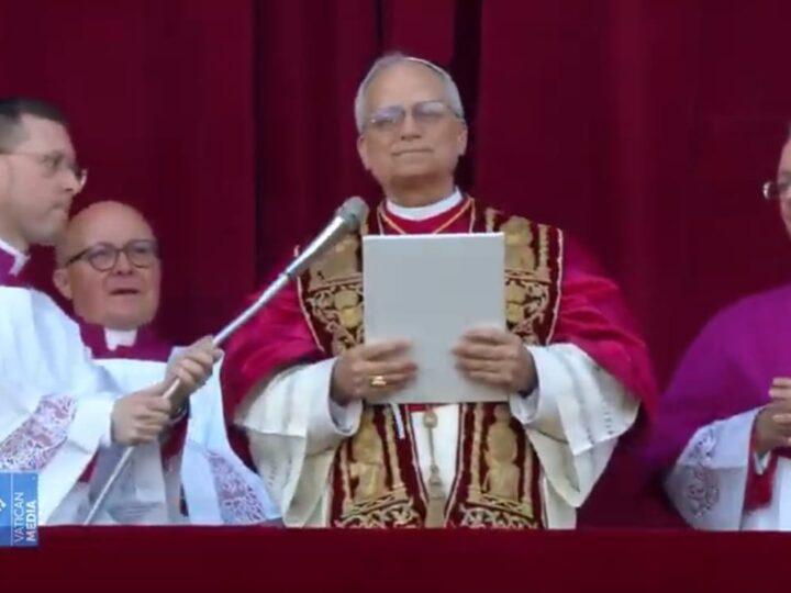 Robert Francis Prevost é eleito Papa Leão XIV, o primeiro pontífice americano da história(UOL Notícias)