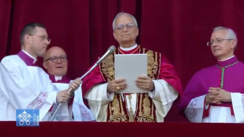 Robert Francis Prevost é eleito Papa Leão XIV, o primeiro pontífice americano da história(UOL Notícias)