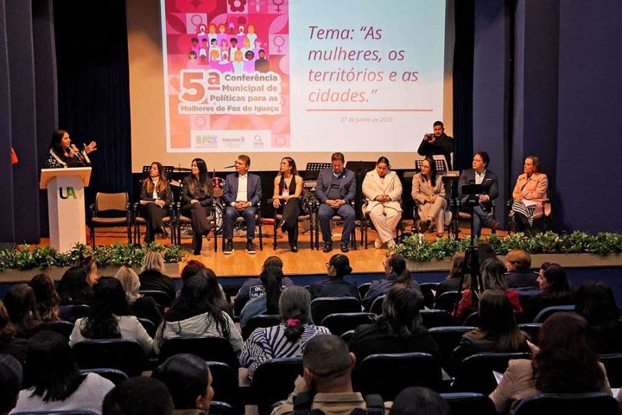 🟣 Câmara de Foz participa da 5ª Conferência de Políticas para Mulheres