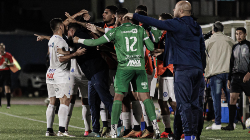 FOZ FUTEBOL VENCE E ASSUME A VICE LIDERANÇA JUNTO COM PARANAVAI DO PARANAESE DA SEUNDA DIVISAO.