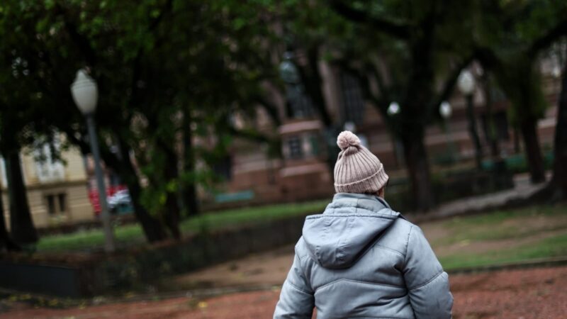 🥶 Frio intenso avança no Oeste do Paraná e previsão alerta para geada e temperaturas abaixo da média.