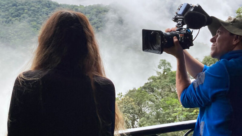Cataratas do Iguaçu e trem da Serra do Mar estão em reality show da emissora BBC.