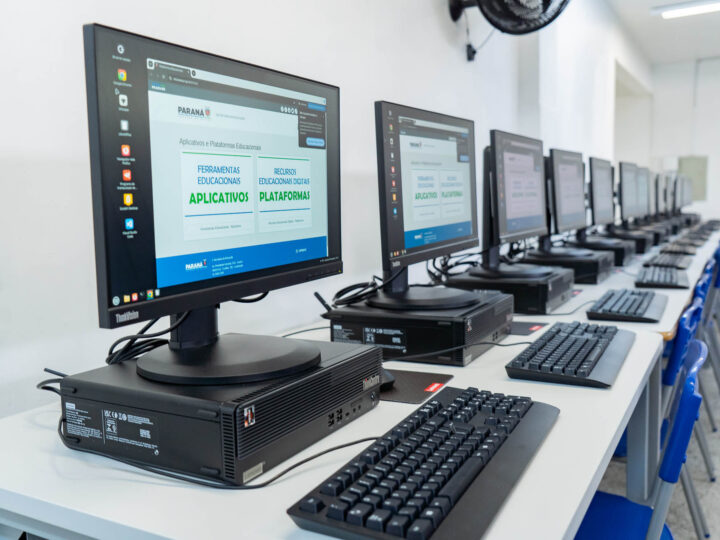 Tecnologia na educação: Governo formaliza entrega de 15 mil desktops para 526 escolas