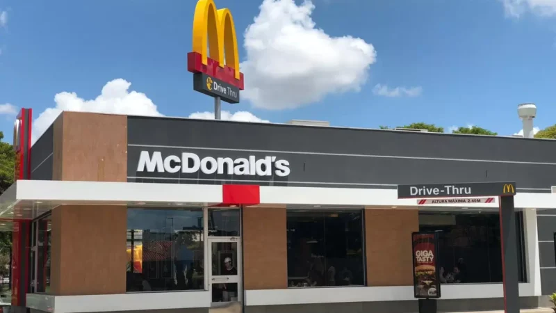 McDonald’s inaugura nova unidade na BR-277, ao lado do Rafain Palace Hotel