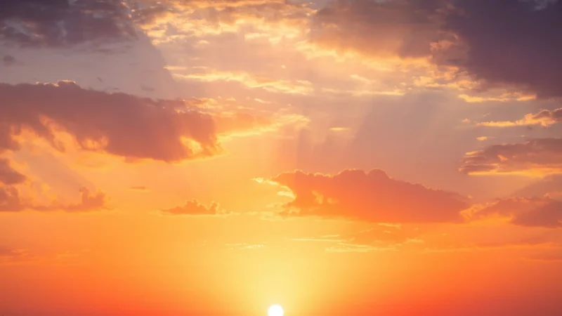 Temperaturas chegam a 36°C e chuvas ganham força no Paraná