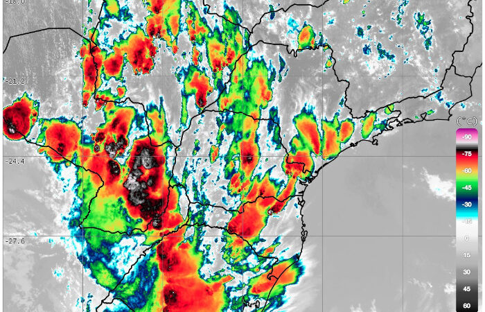 Ciclone extratropical provoca temporais e chuva intensa no Paraná