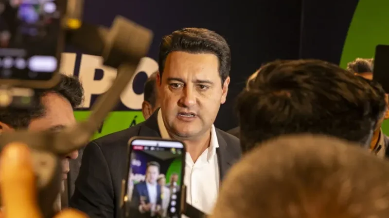 Ratinho Jr. parabeniza Trump após ação contra Maduro: “Viva a Venezuela”