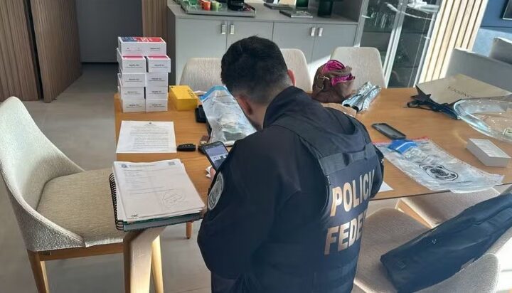 Policiais são presos em operação contra contrabando de agrotóxicos na fronteira