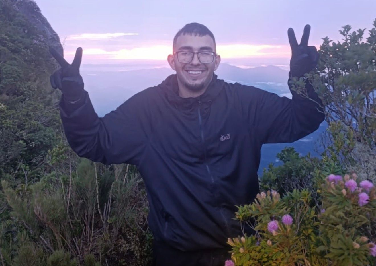 Jovem desaparecido no Pico Paraná é encontrado com vida
