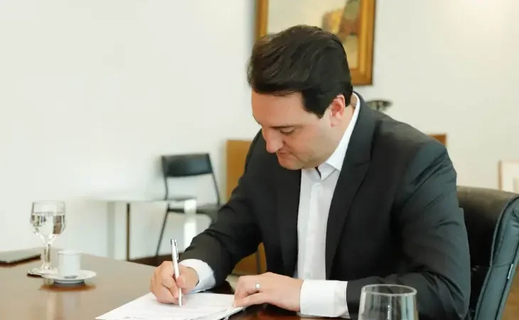 Ratinho Junior alcança recorde de aprovação no Paraná e chega a 85,5%