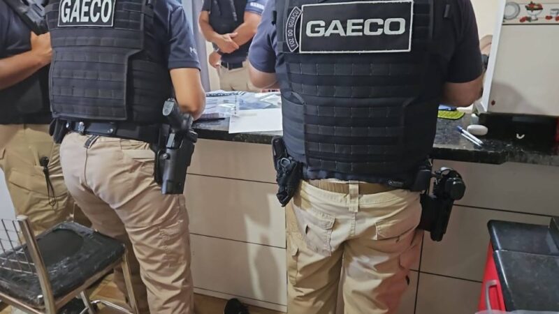 Policial afastado é preso em operação do MP contra venda ilegal de medicamentos em Foz do Iguaçu