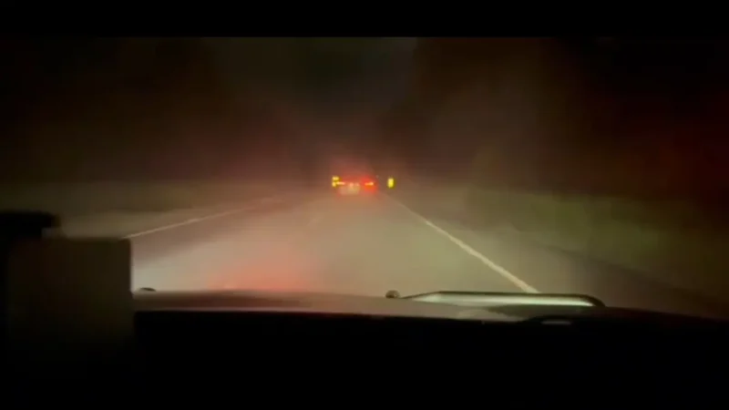 Motorista usa fumaça para despistar PRF e abandona 503 kg de maconha no Paraná