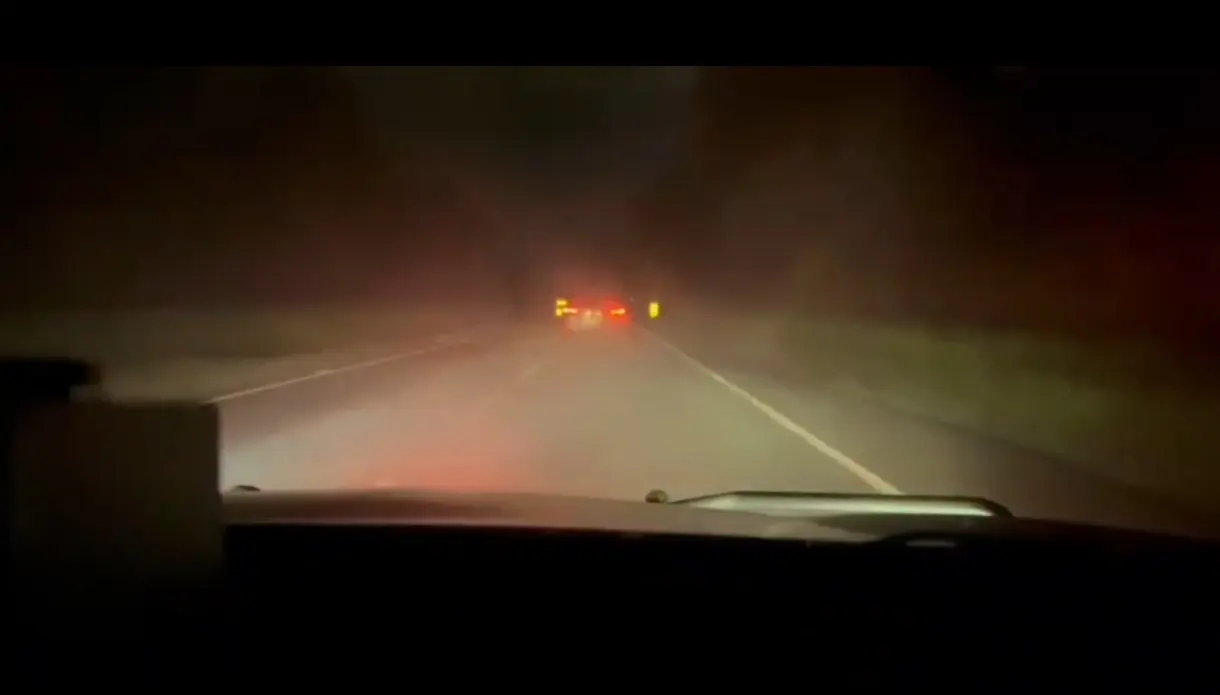 Motorista usa fumaça para despistar PRF e abandona 503 kg de maconha no Paraná