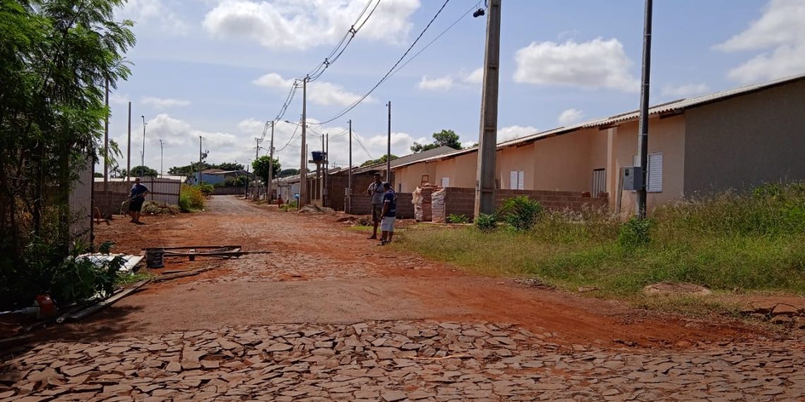 Com prazo de dois dias, famílias são notificadas a deixar moradias inacabadas em Foz