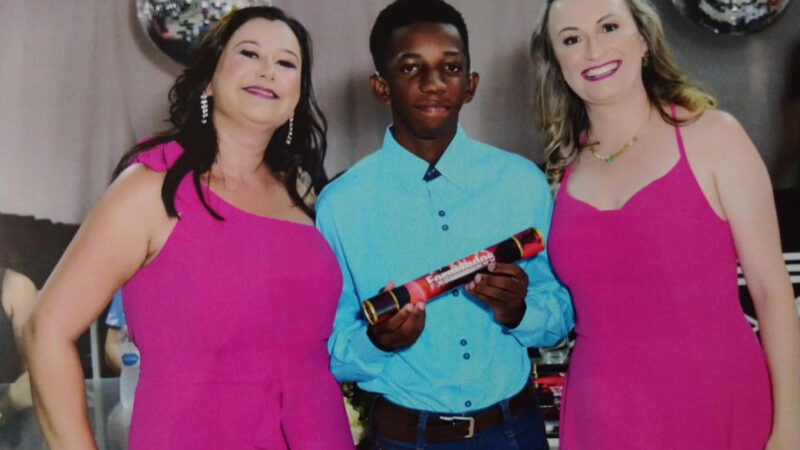 Aluno surdo da rede estadual conquista 1º lugar em Educação Física na UEM via Aprova Paraná