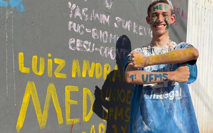 Aluno da rede pública vai do Ganhando o Mundo ao 1º lugar de medicina em federal
