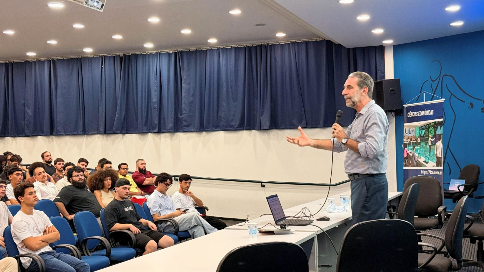 Diretor-geral da Itaipu defende integração entre economia e sustentabilidade em aula magna na UEM